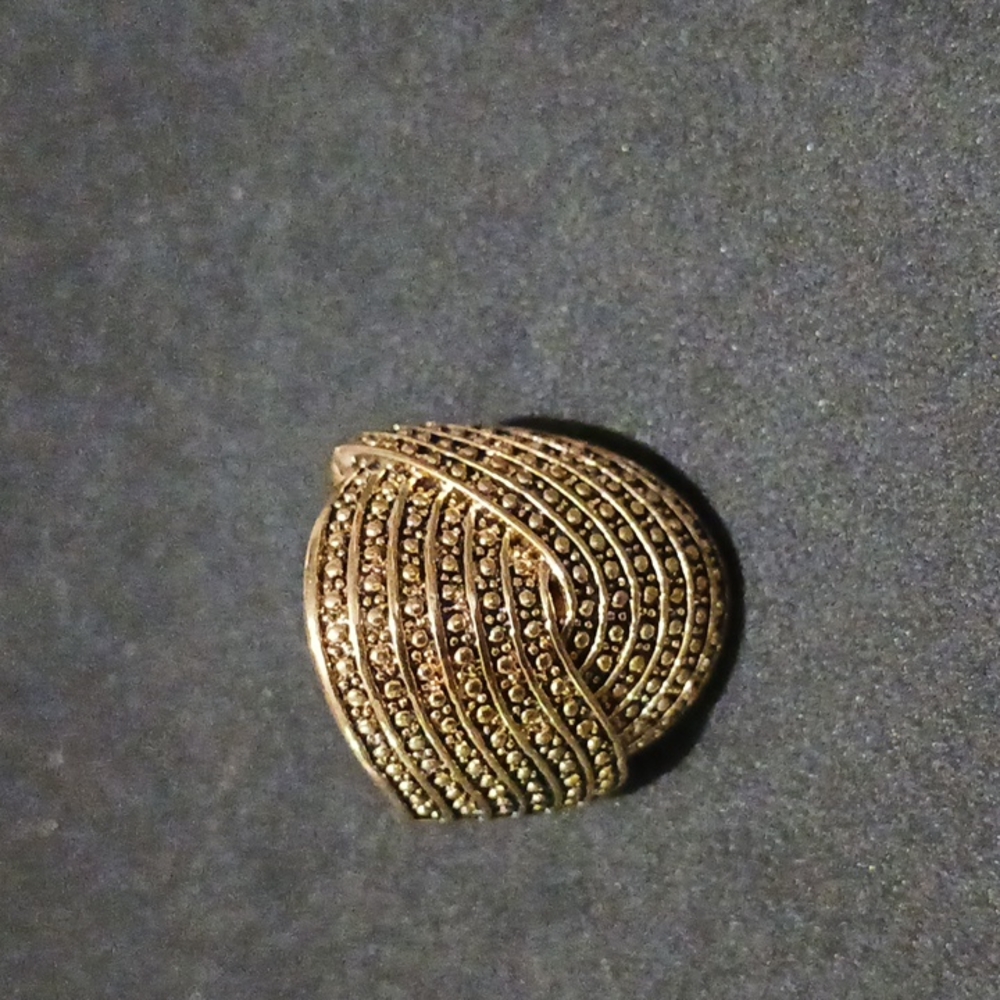 Man or Womans Ring 9 Costume Goldtone